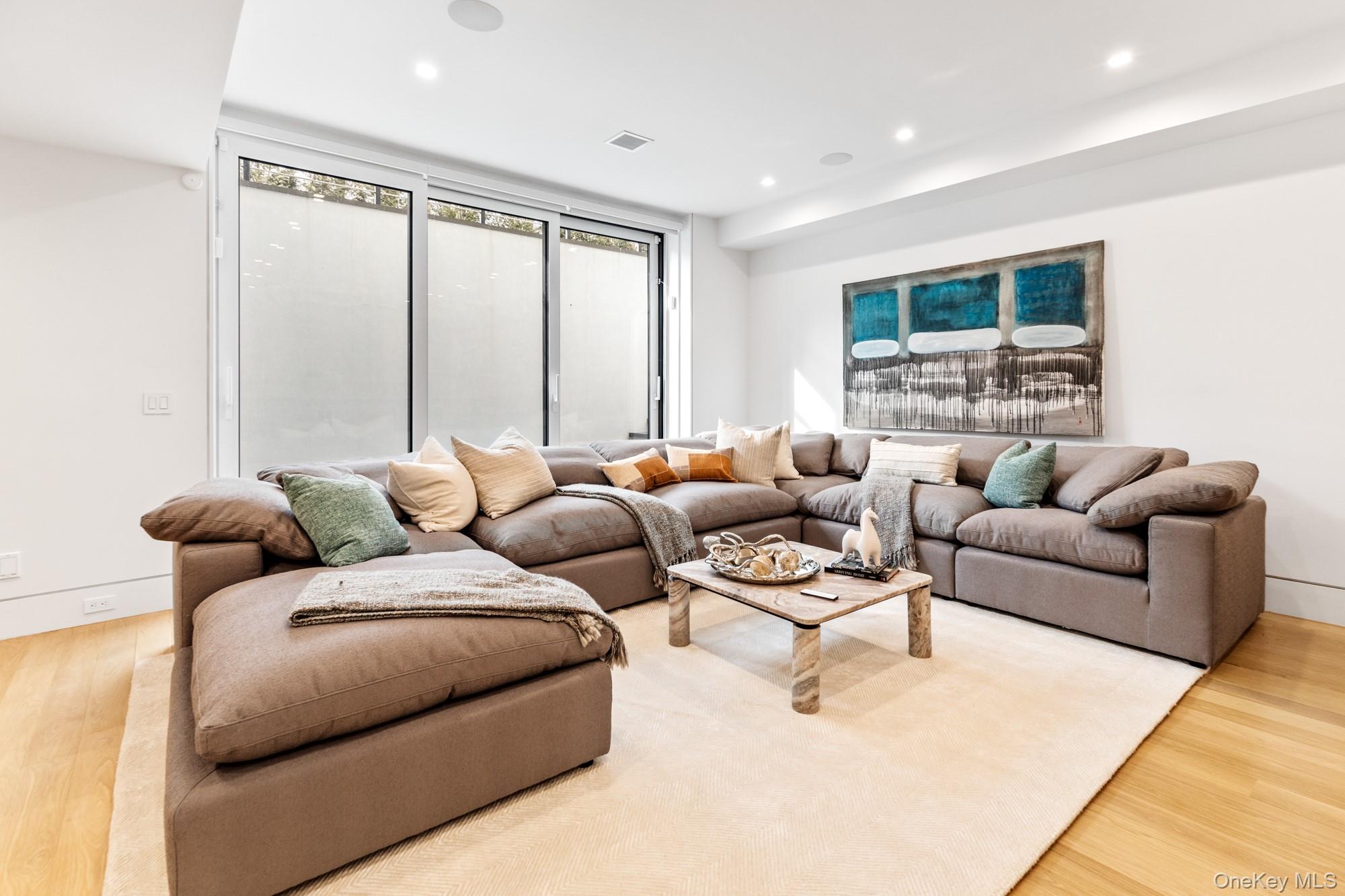 8 Ashwood Court