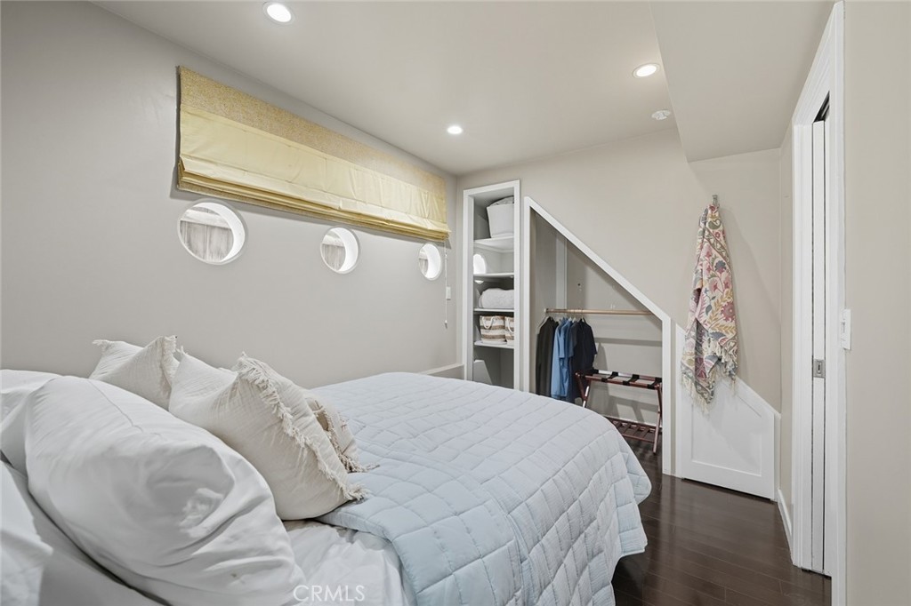 315 Marine Place