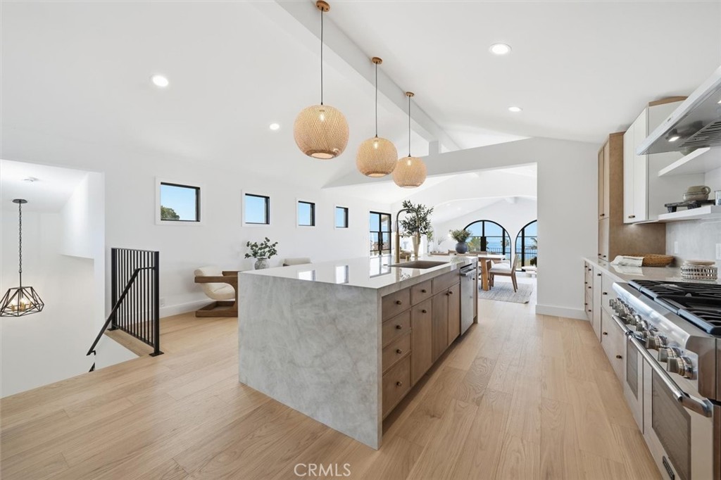 406 Via Mesa Grande