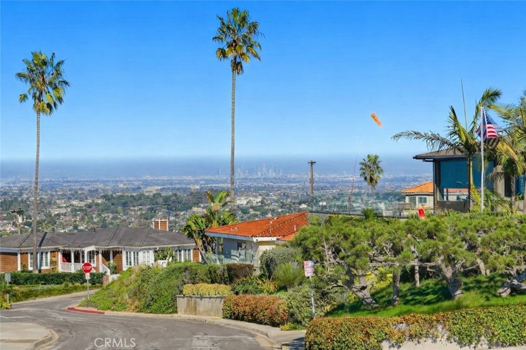 406 Via Mesa Grande