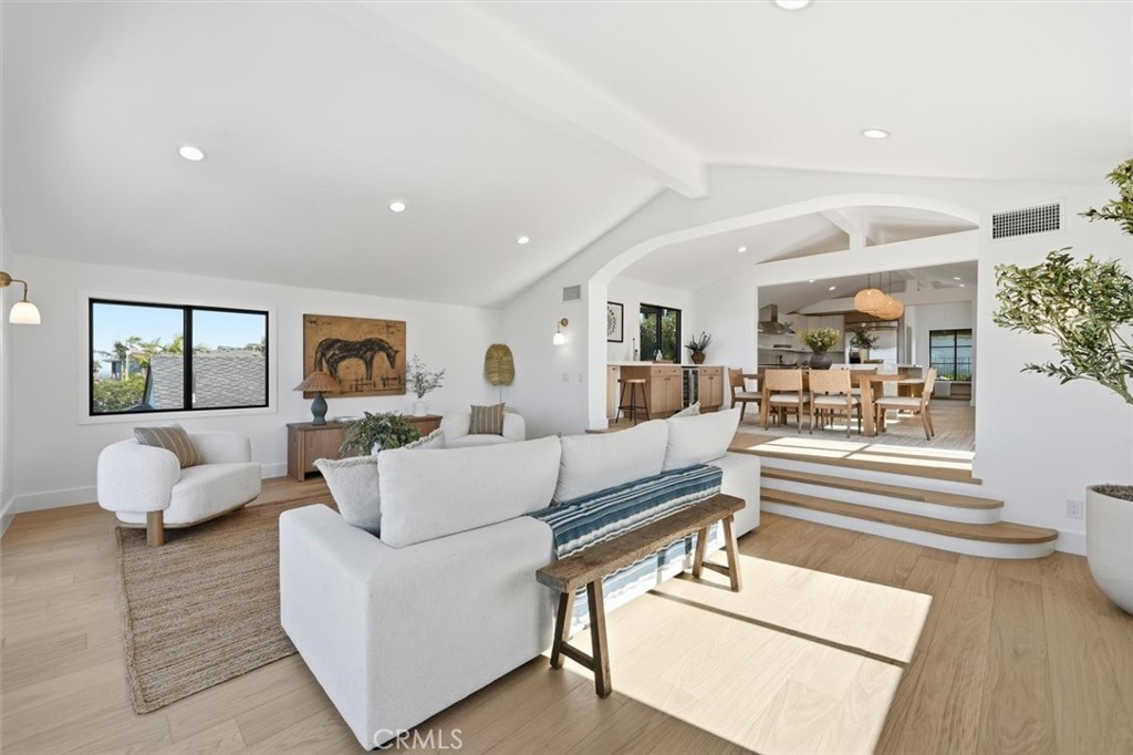 406 Via Mesa Grande