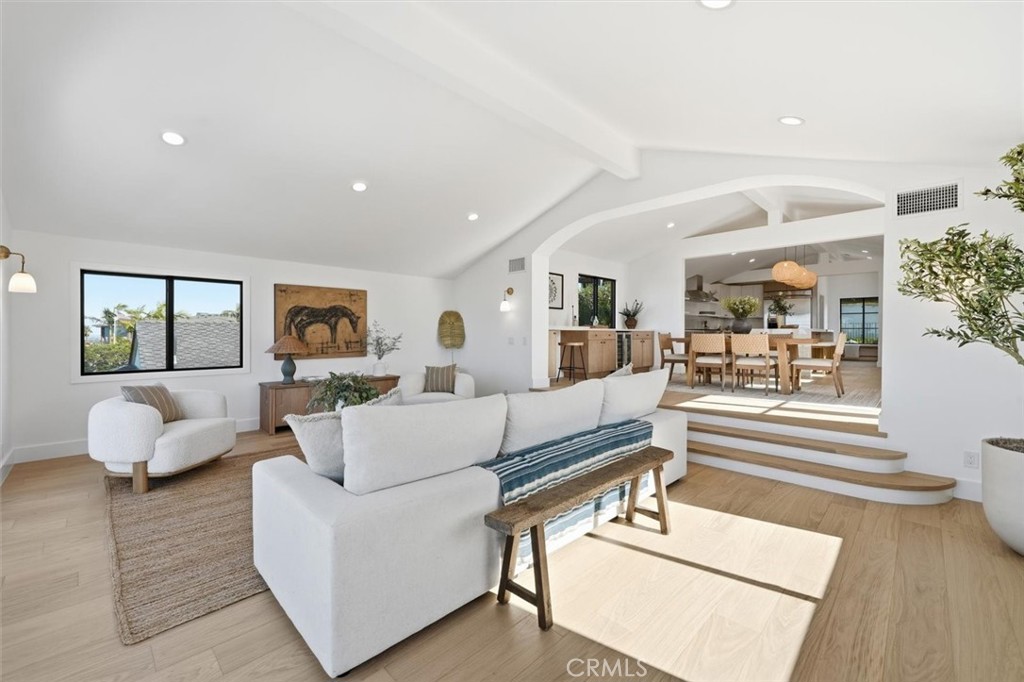 406 Via Mesa Grande