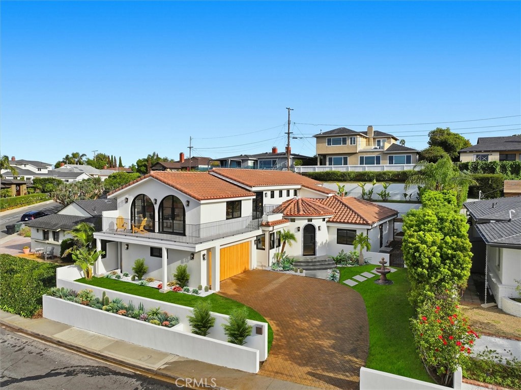406 Via Mesa Grande