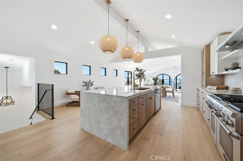406 Via Mesa Grande