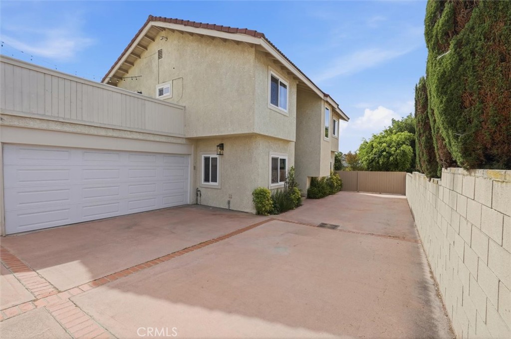 2220 Clark Ln #B