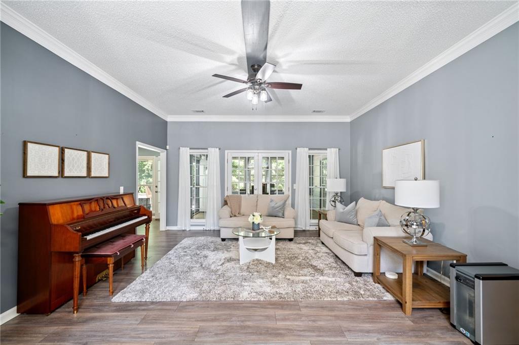 193 Colonial Drive