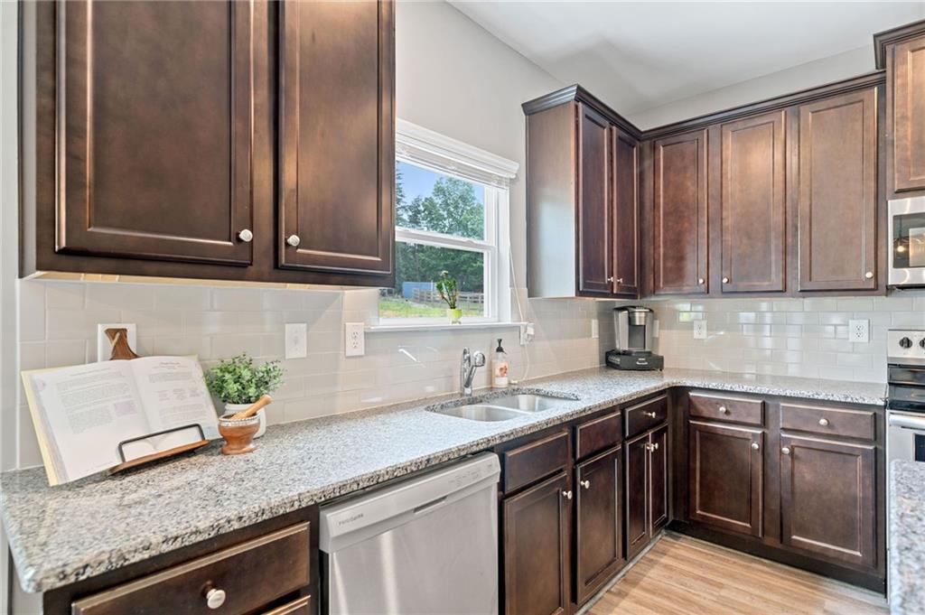 31 Village Trace