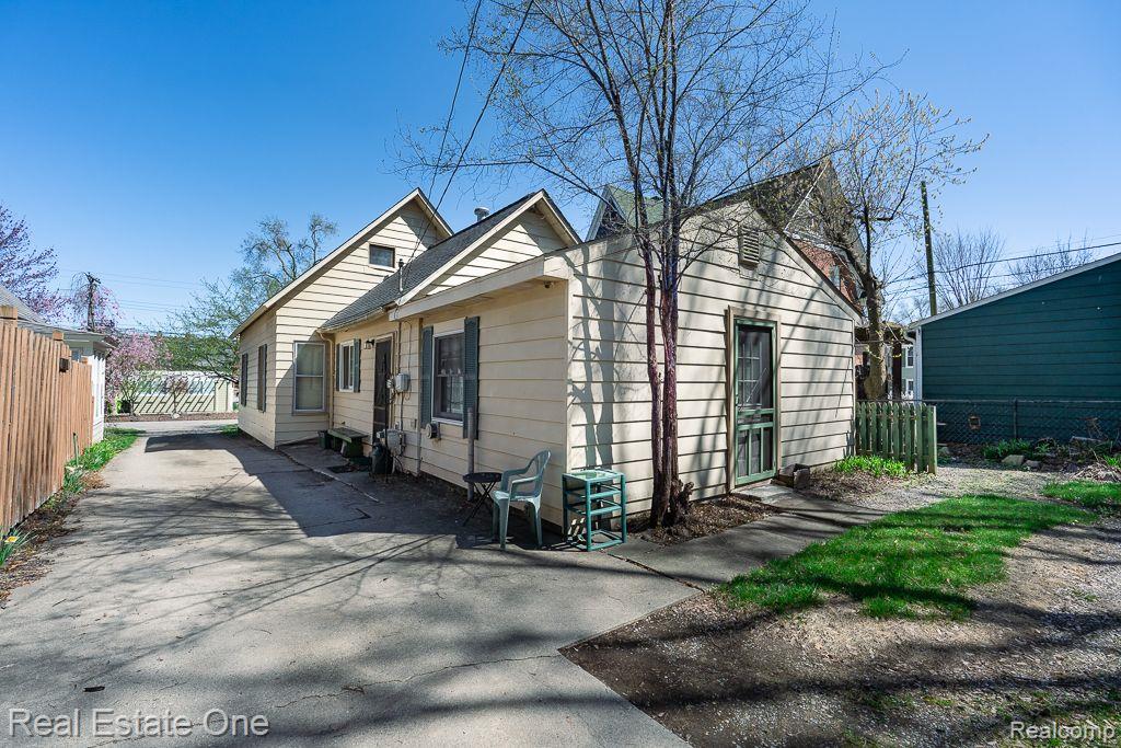 205 PINE ST