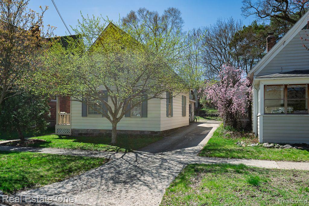 205 PINE ST