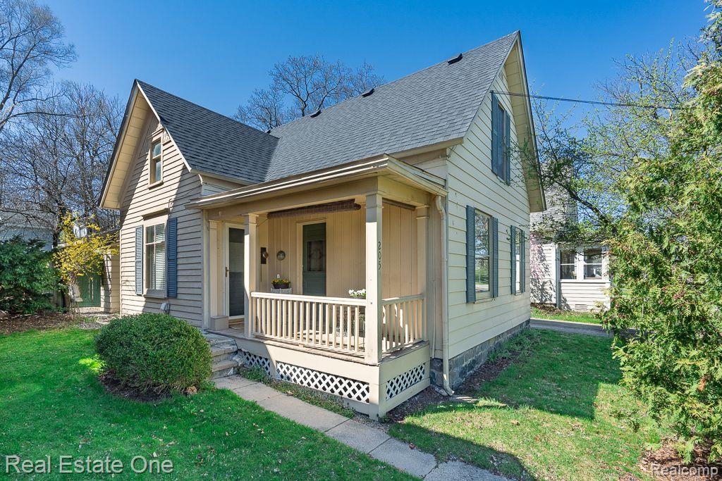 205 PINE ST