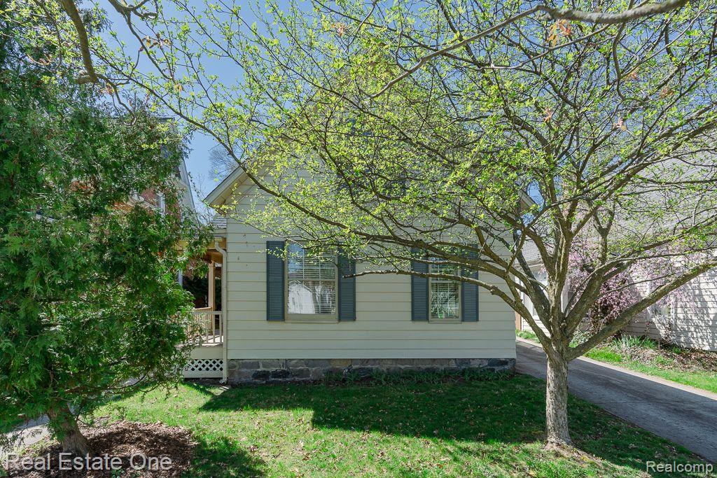 205 PINE ST