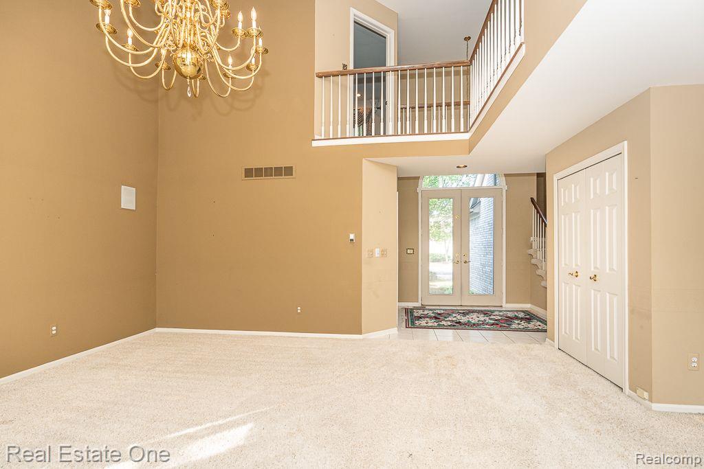 7325 Carriage Creek DR