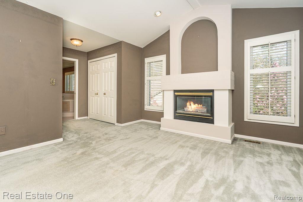 7325 Carriage Creek DR