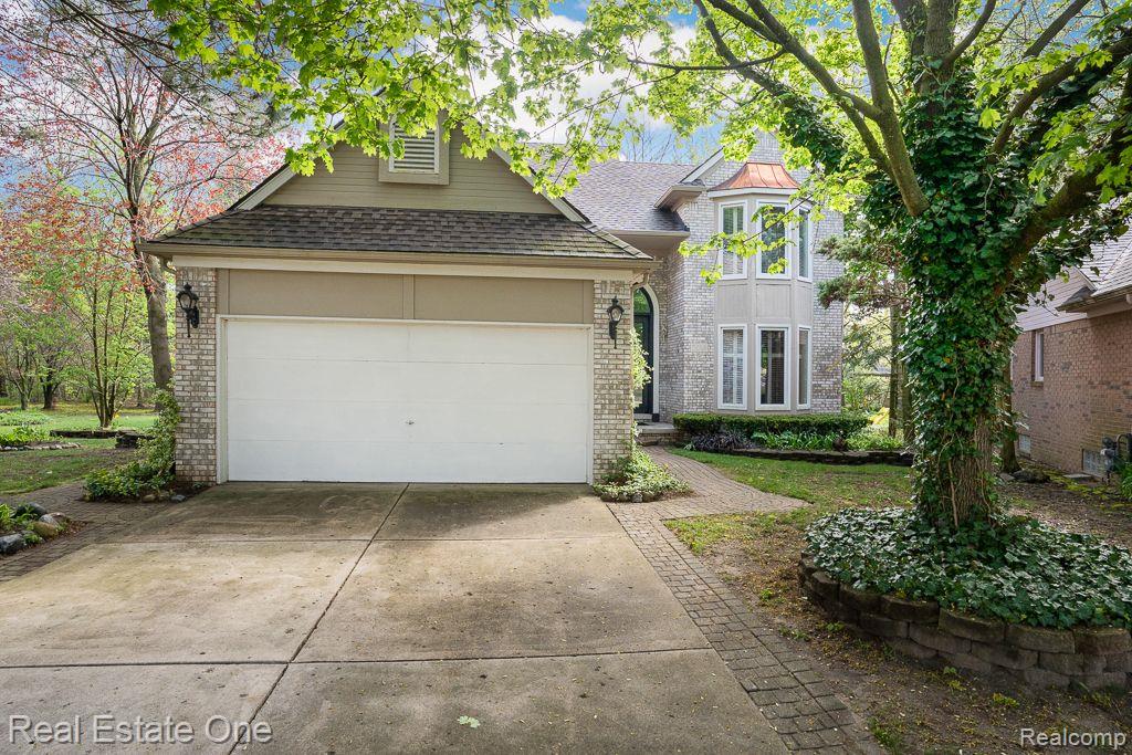 7325 Carriage Creek DR