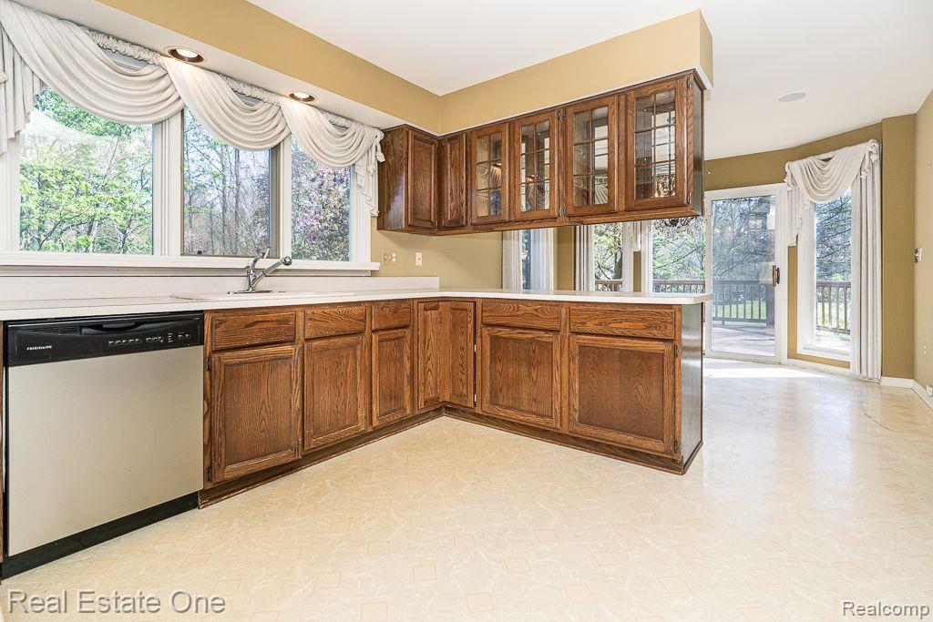 7325 Carriage Creek DR