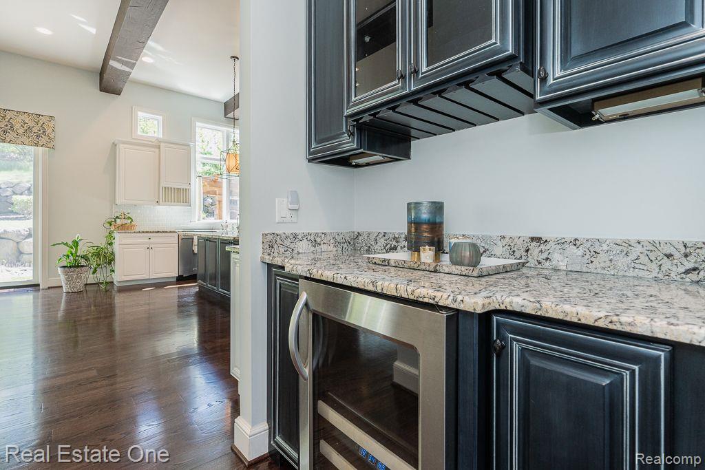 611 Wellington CIR