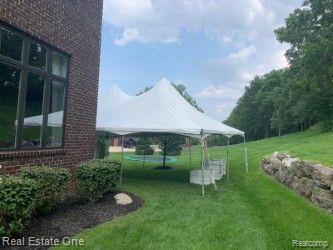 611 Wellington CIR
