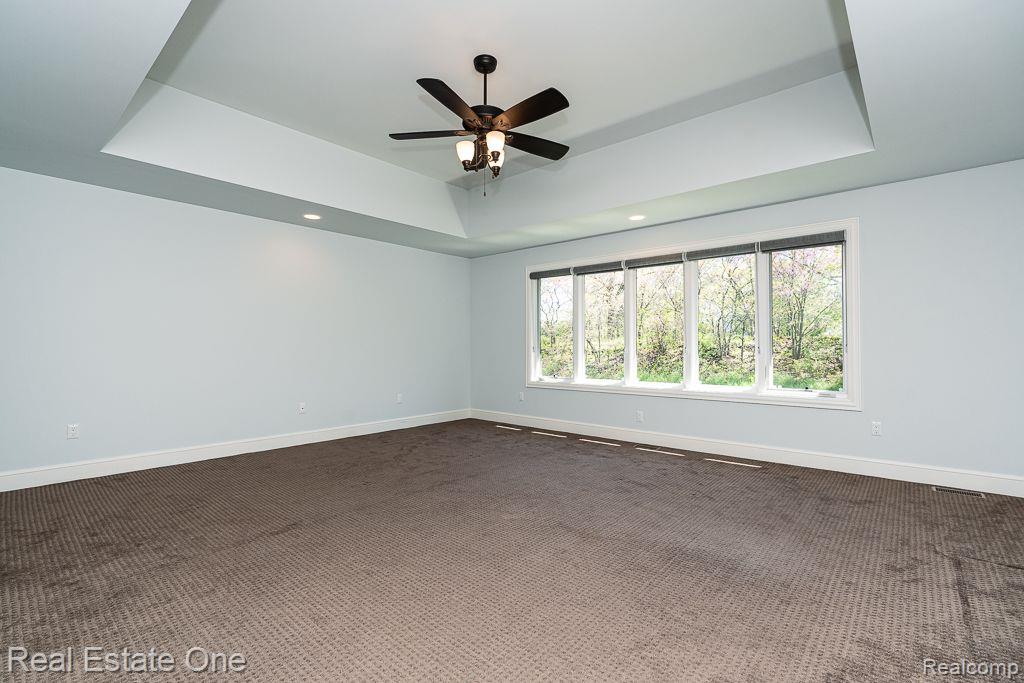 611 Wellington CIR