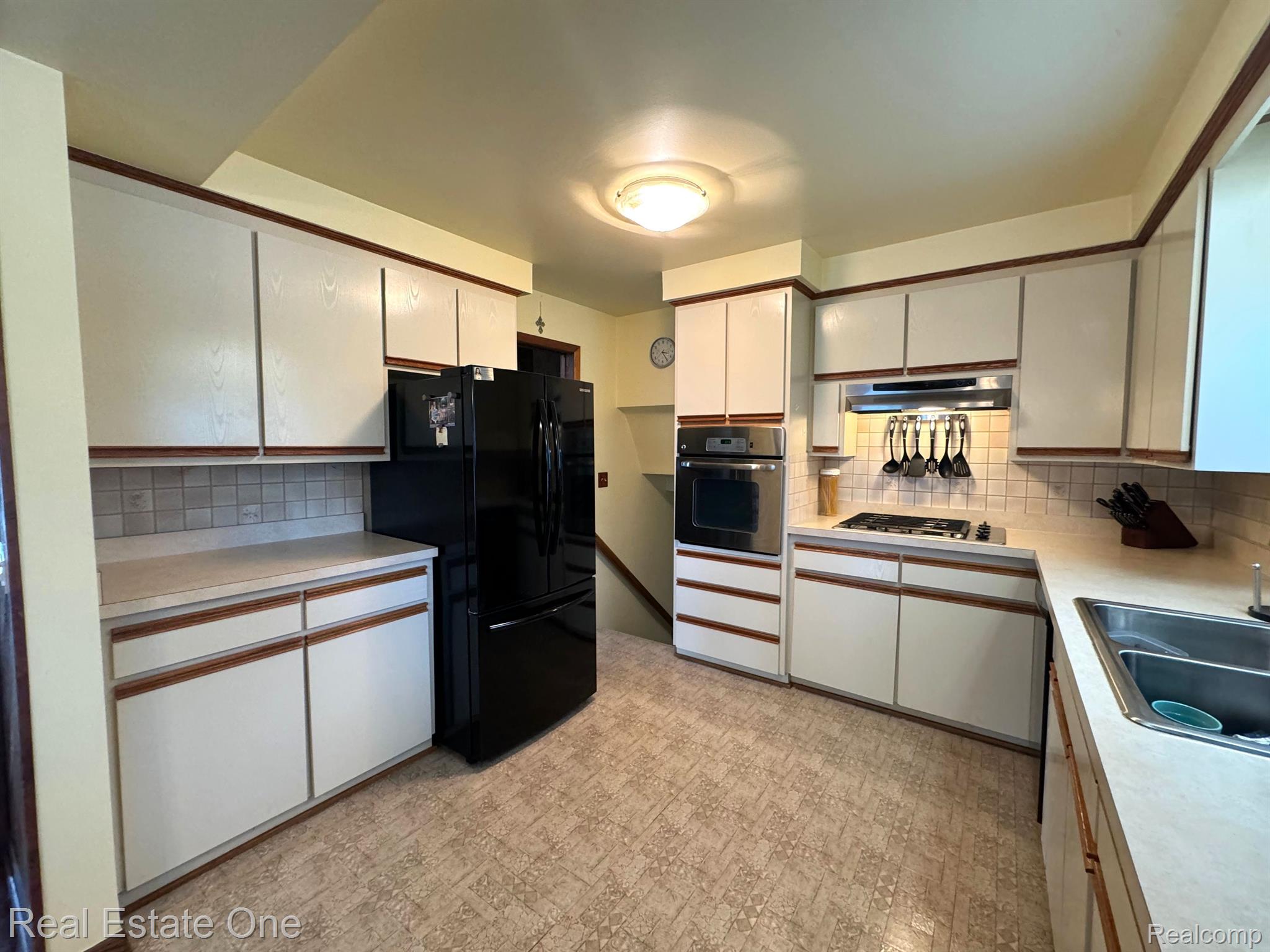 2822 W TIENKEN RD