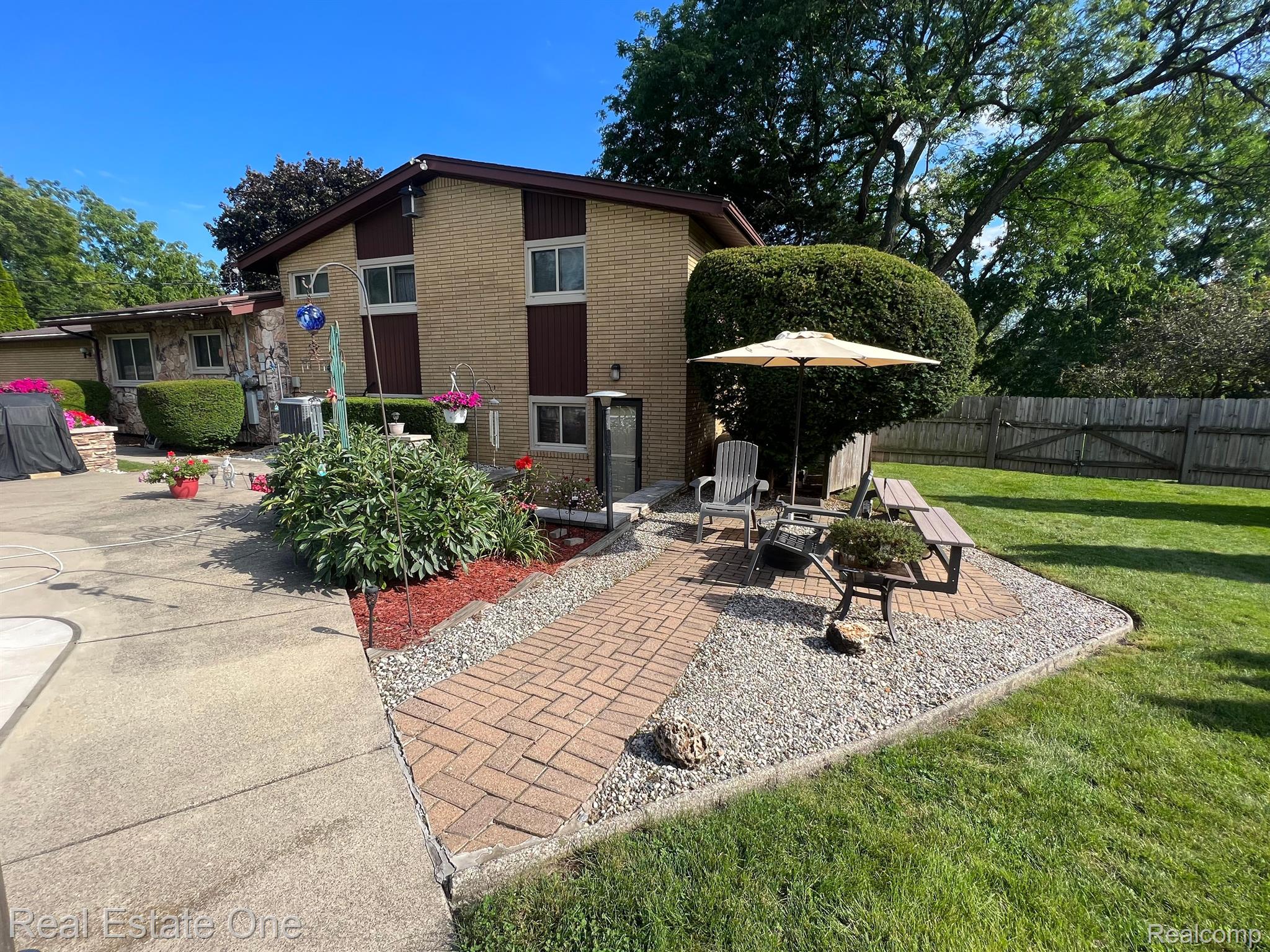 2822 W TIENKEN RD