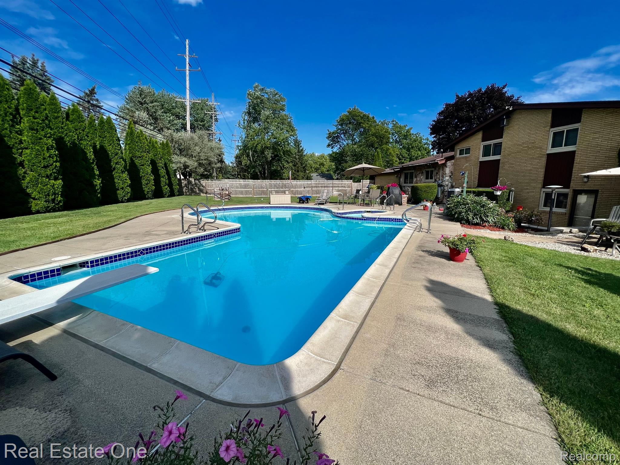 2822 W TIENKEN RD