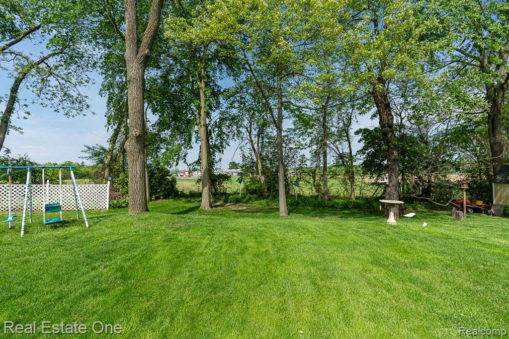 3958 Hedgerow LN