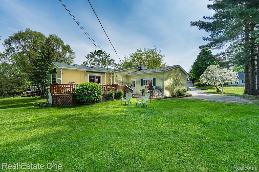 3958 Hedgerow LN