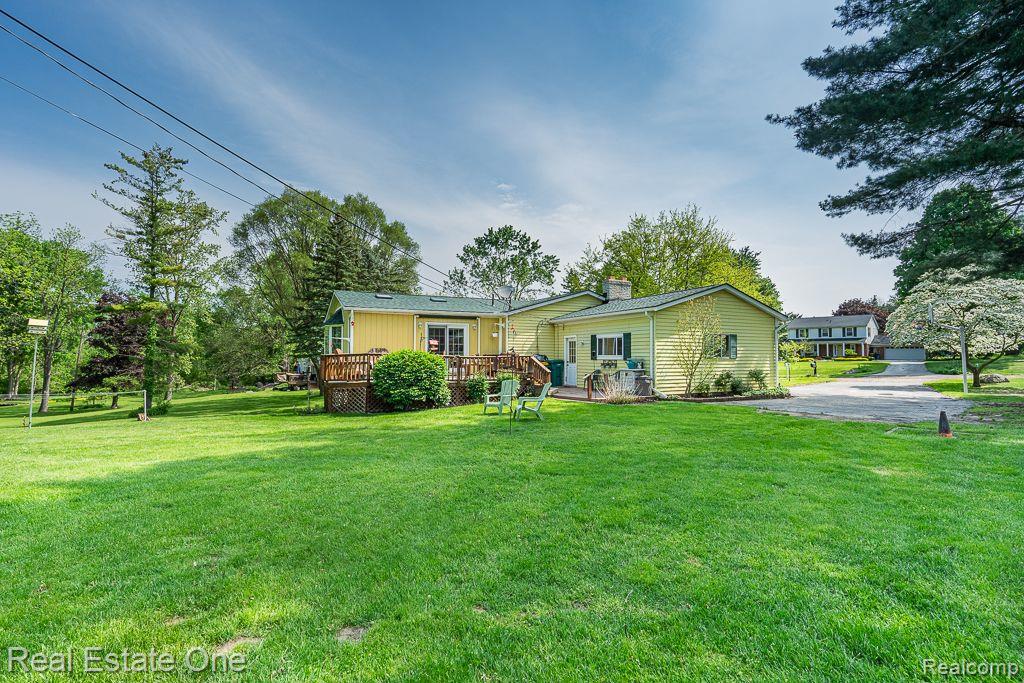 3958 Hedgerow LN
