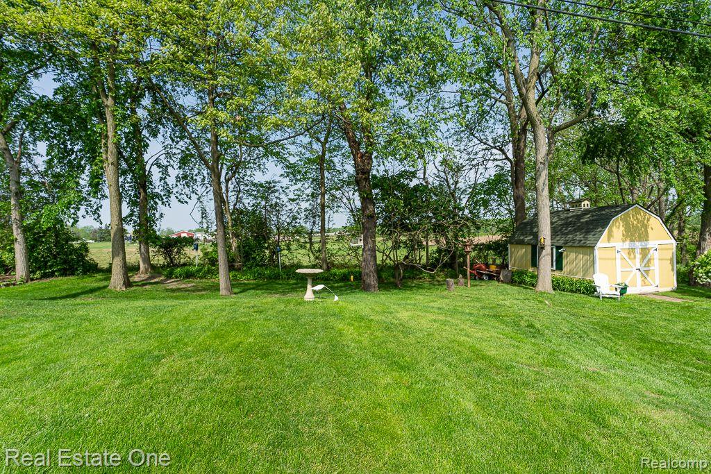 3958 Hedgerow LN