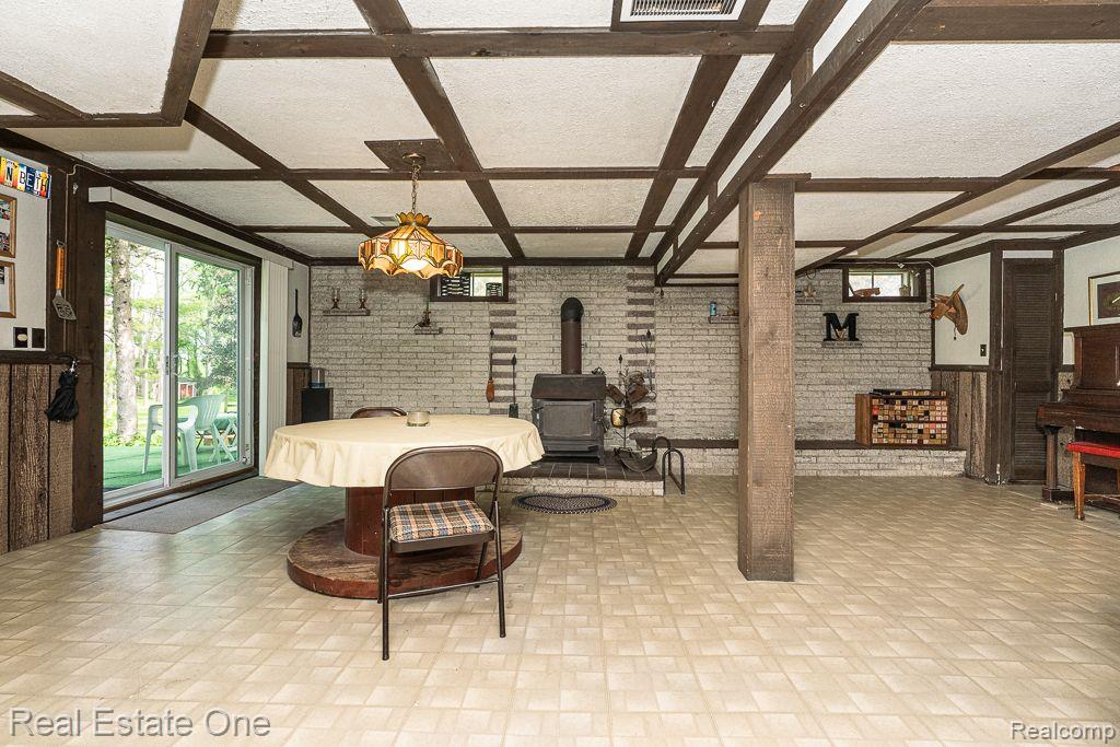 3958 Hedgerow LN