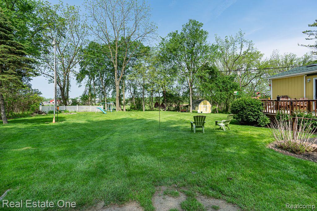 3958 Hedgerow LN