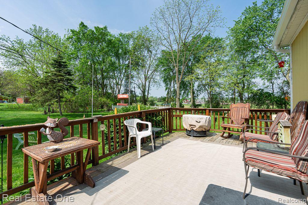 3958 Hedgerow LN