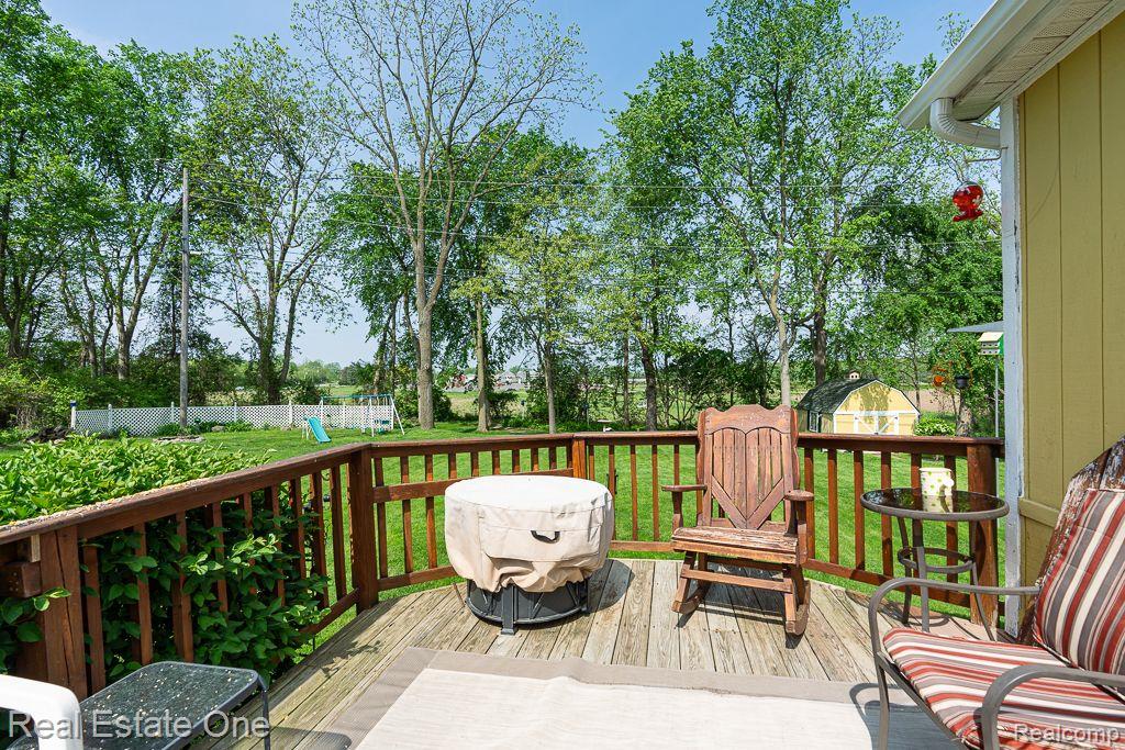 3958 Hedgerow LN