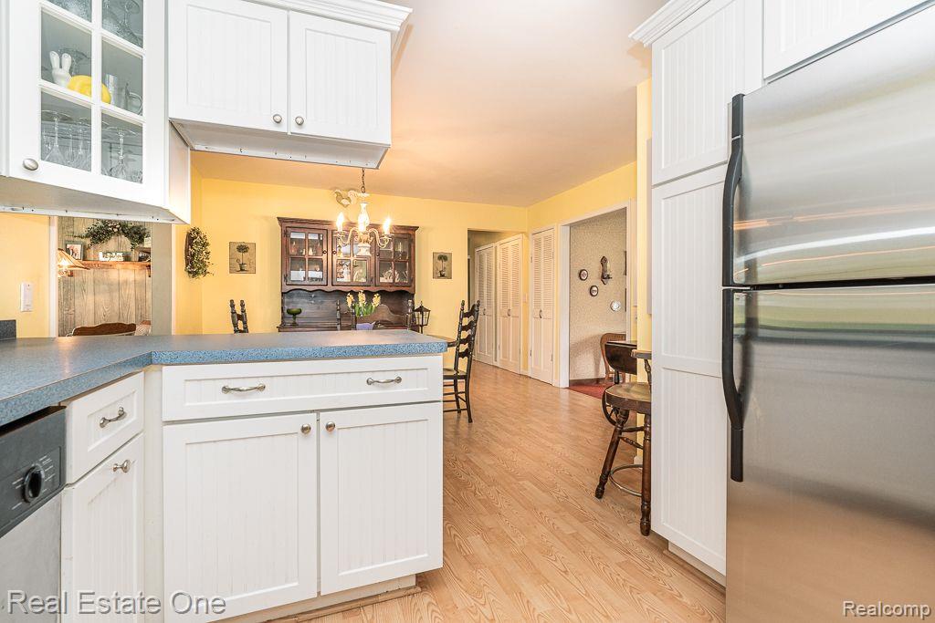 3958 Hedgerow LN