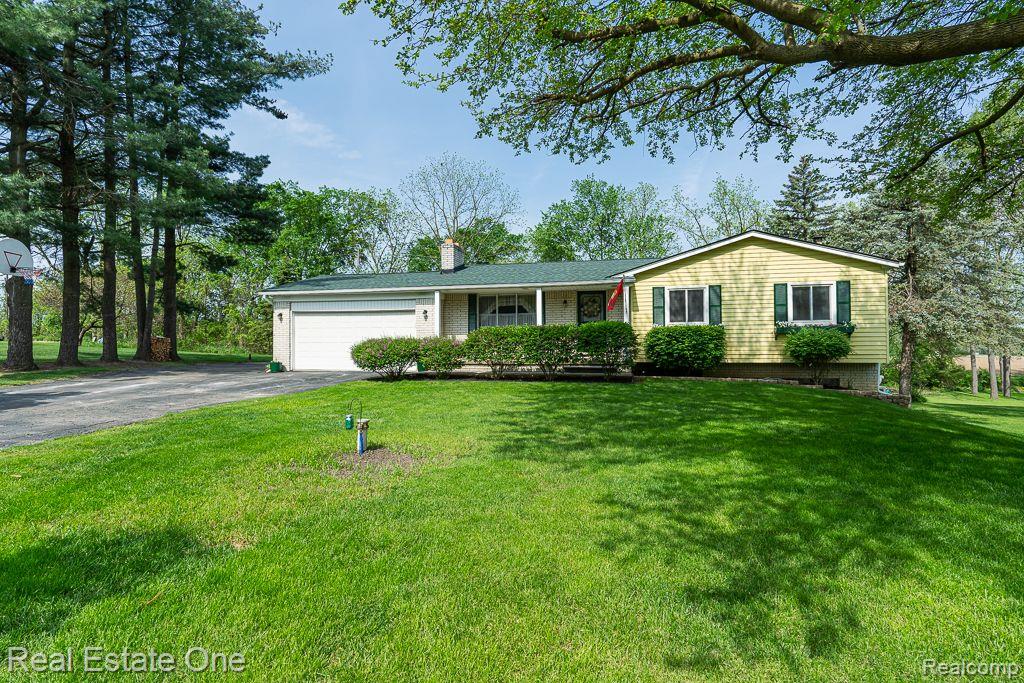 3958 Hedgerow LN