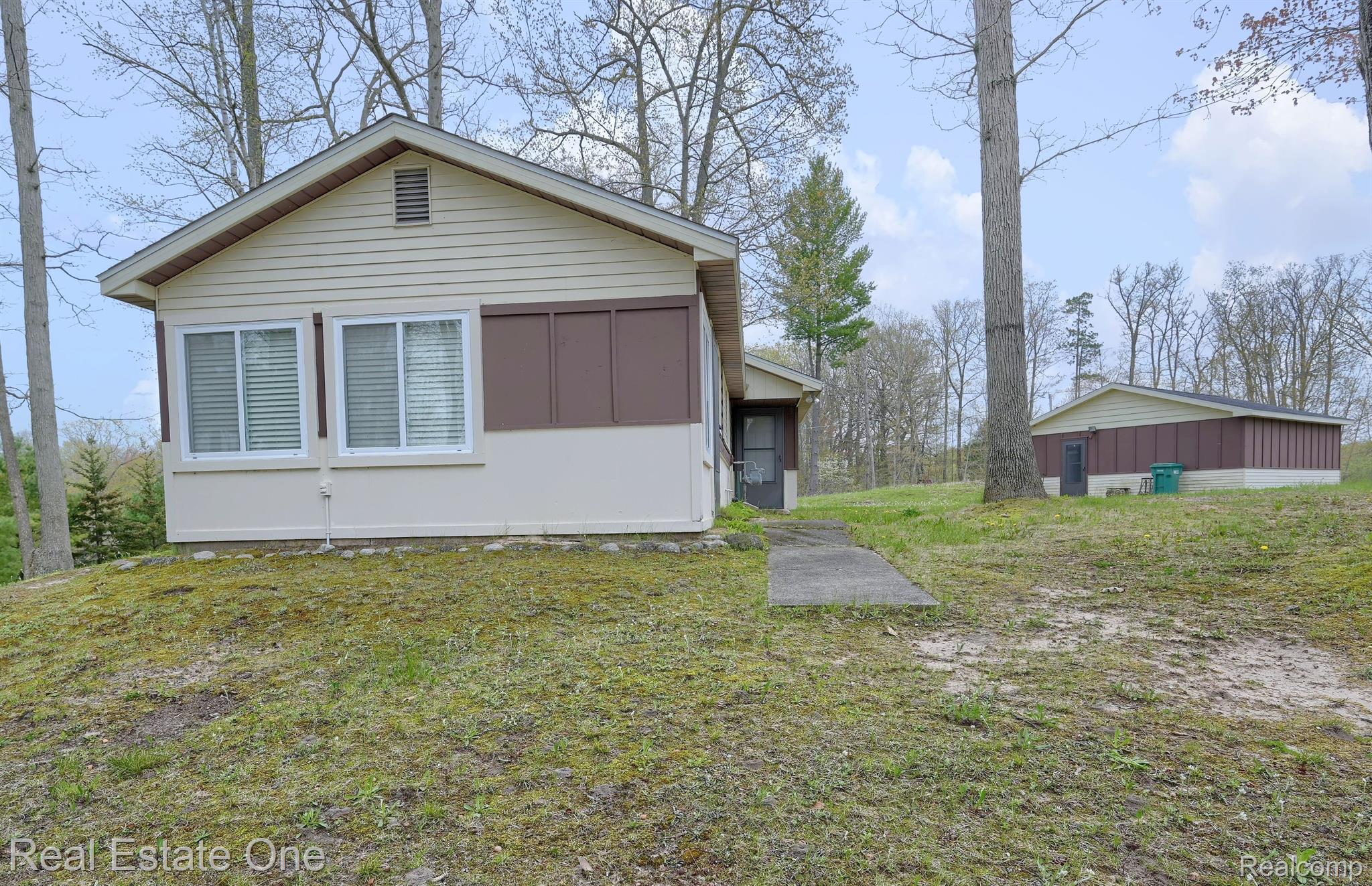 3250 S OGEMAW TRL