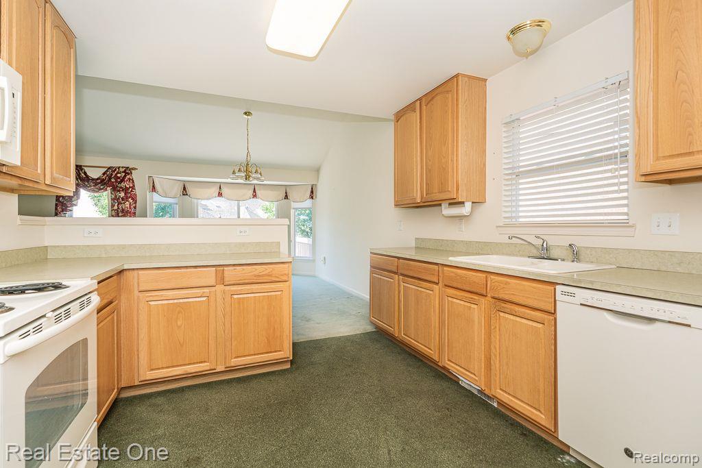 3664 Lexington DR