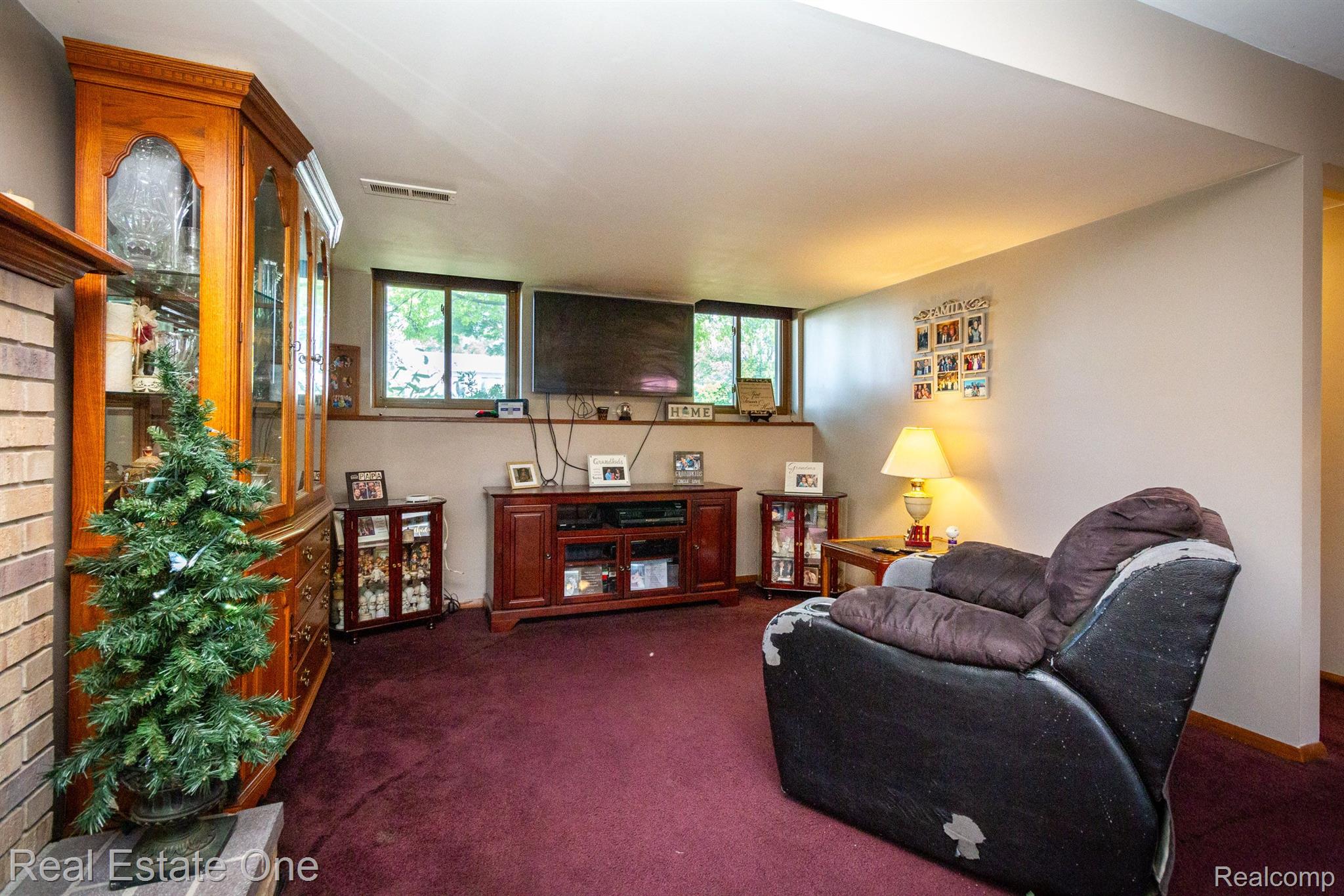 42693 WILMINGTON DR