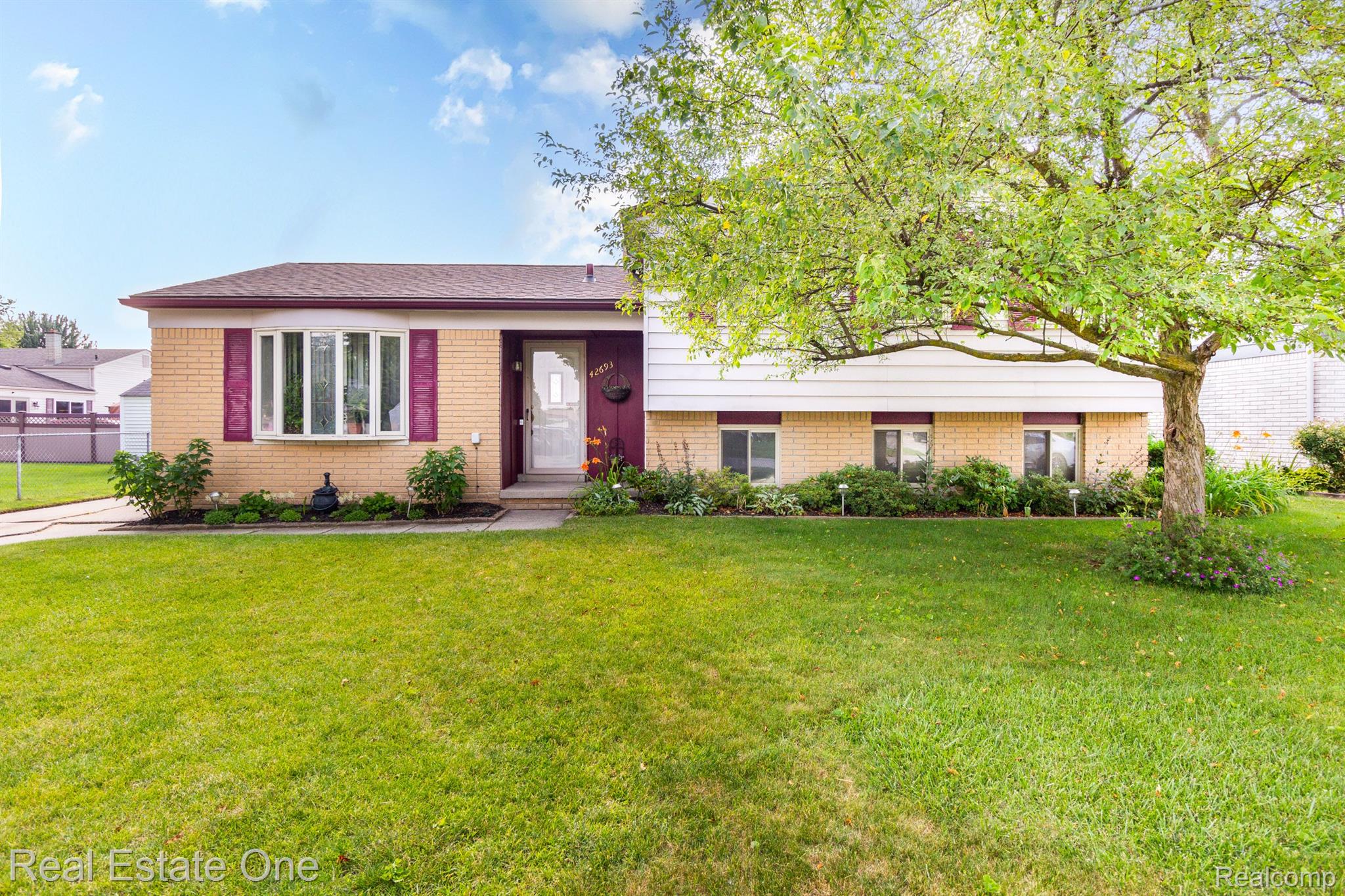 42693 WILMINGTON DR