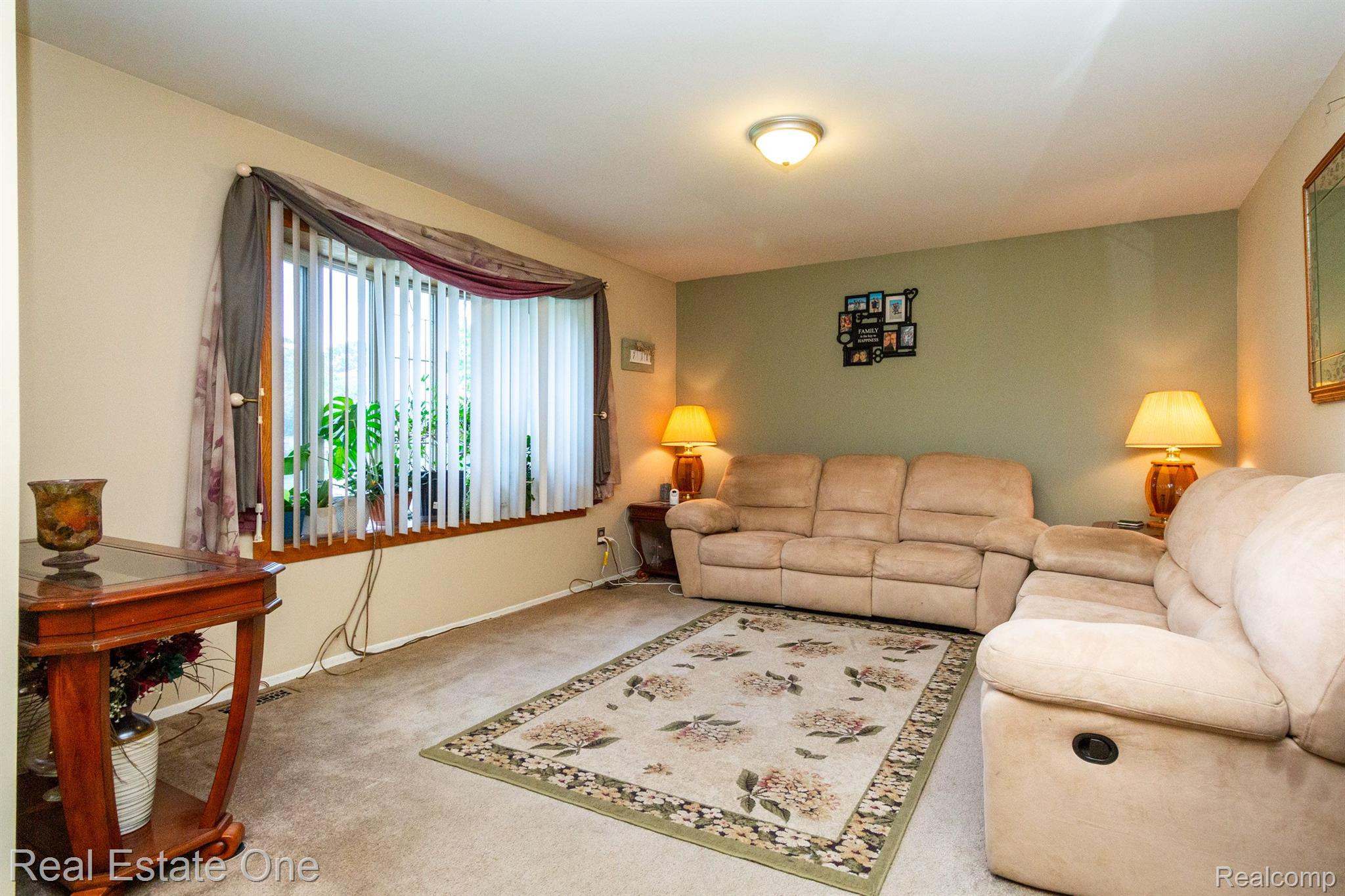 42693 WILMINGTON DR