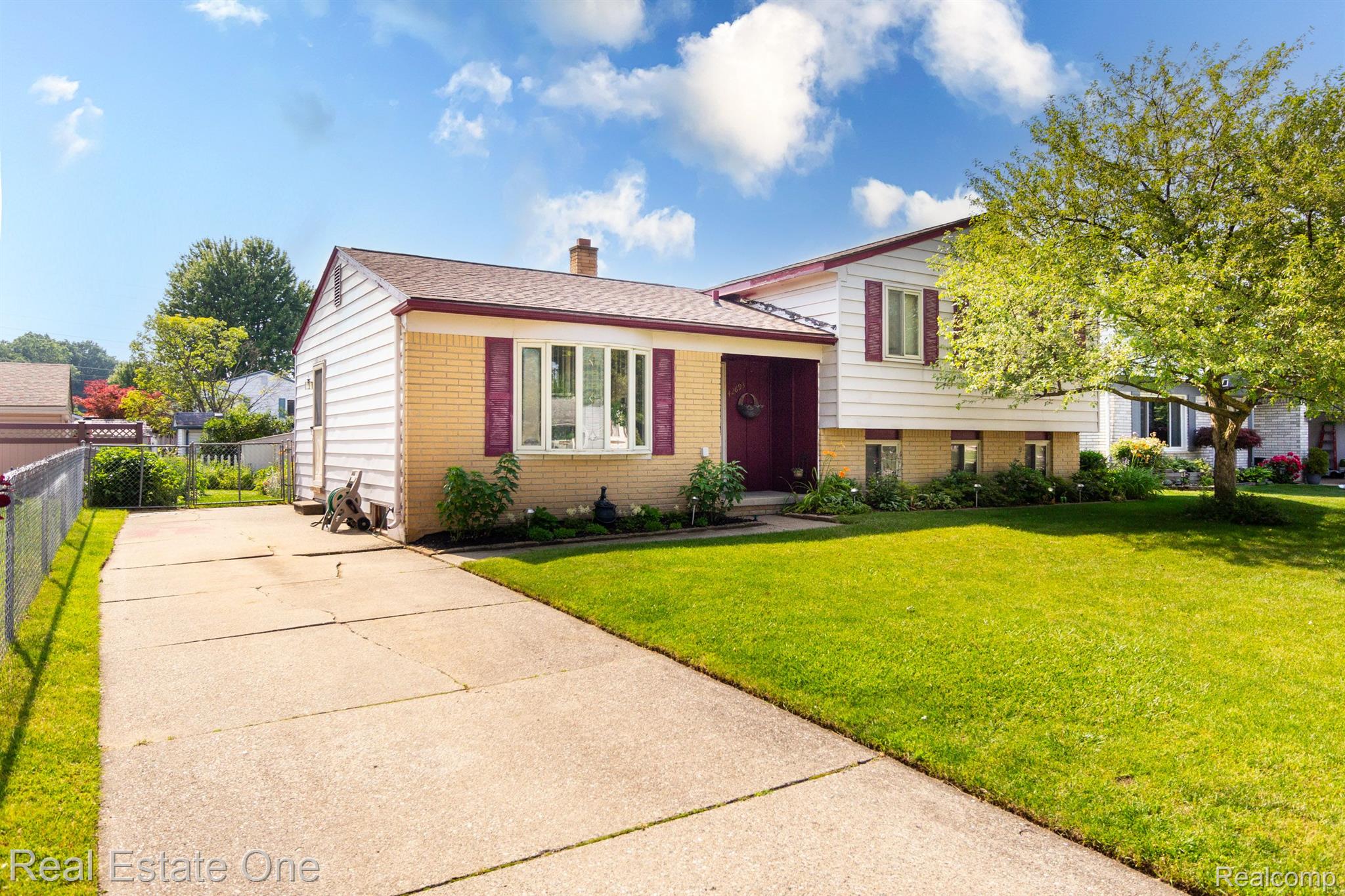 42693 WILMINGTON DR