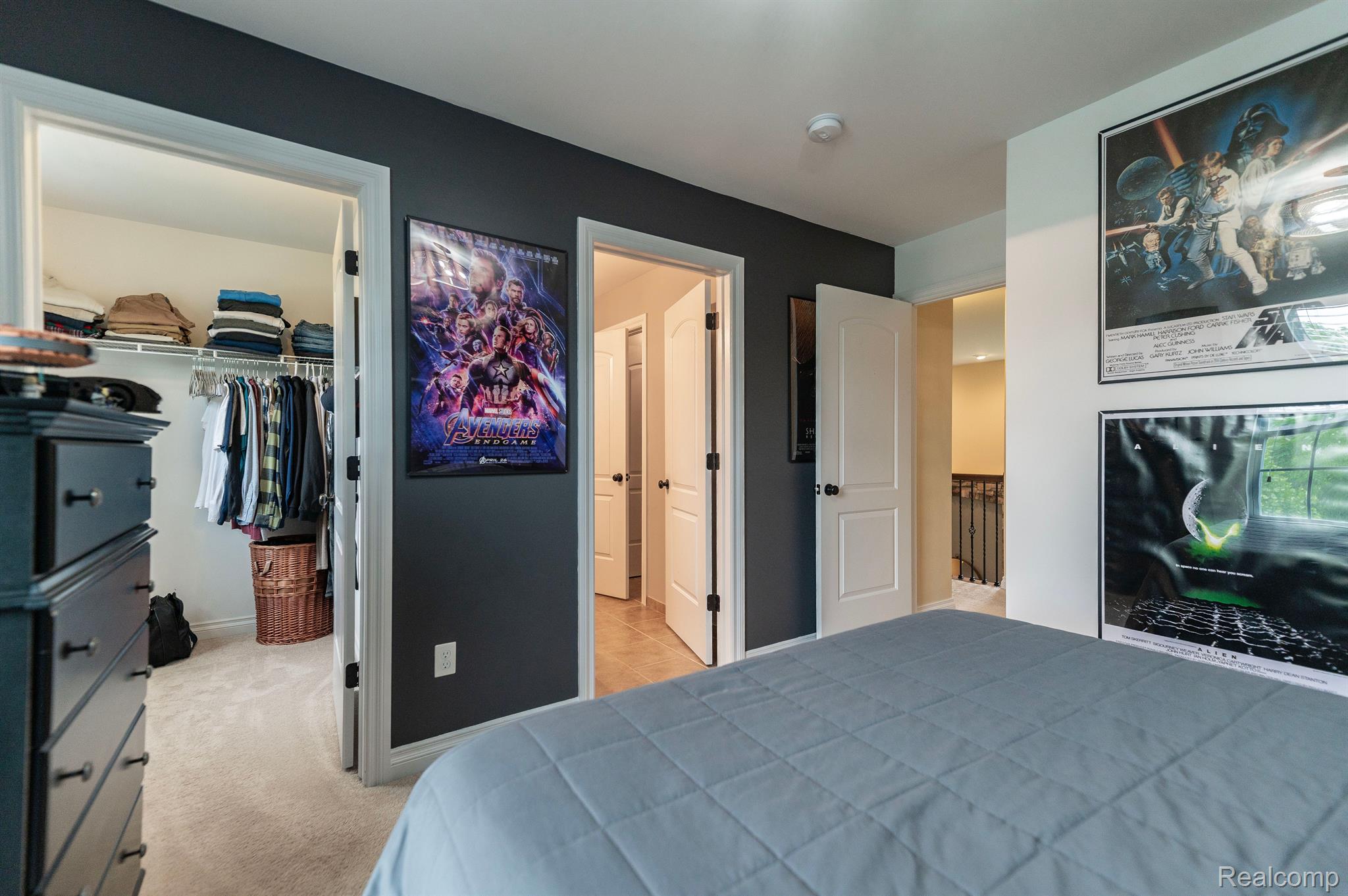 584 BIRCHCREST CRT