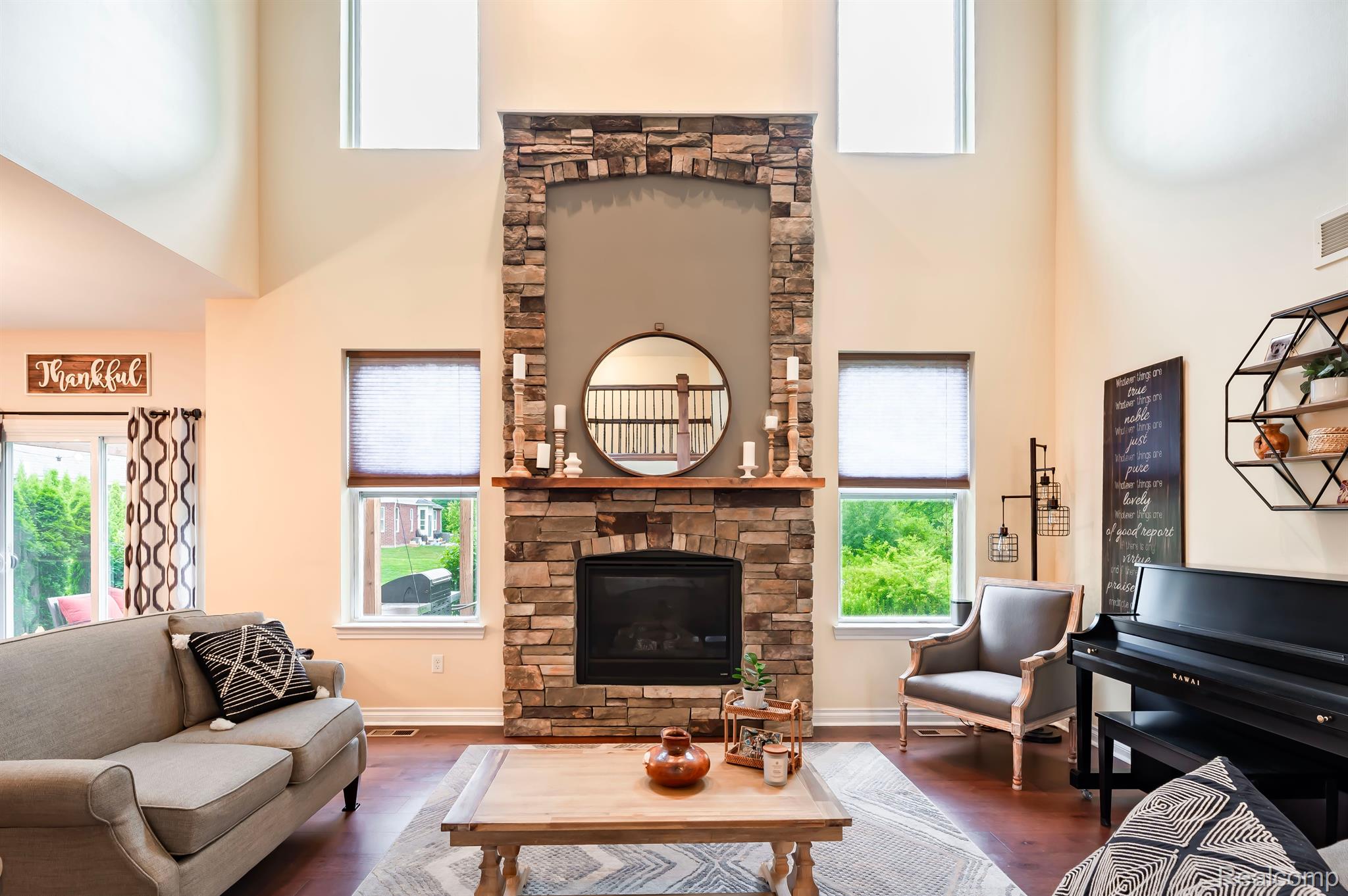 584 BIRCHCREST CRT