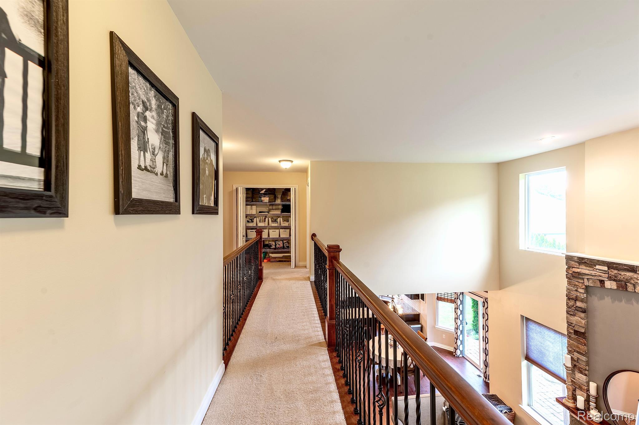 584 BIRCHCREST CRT