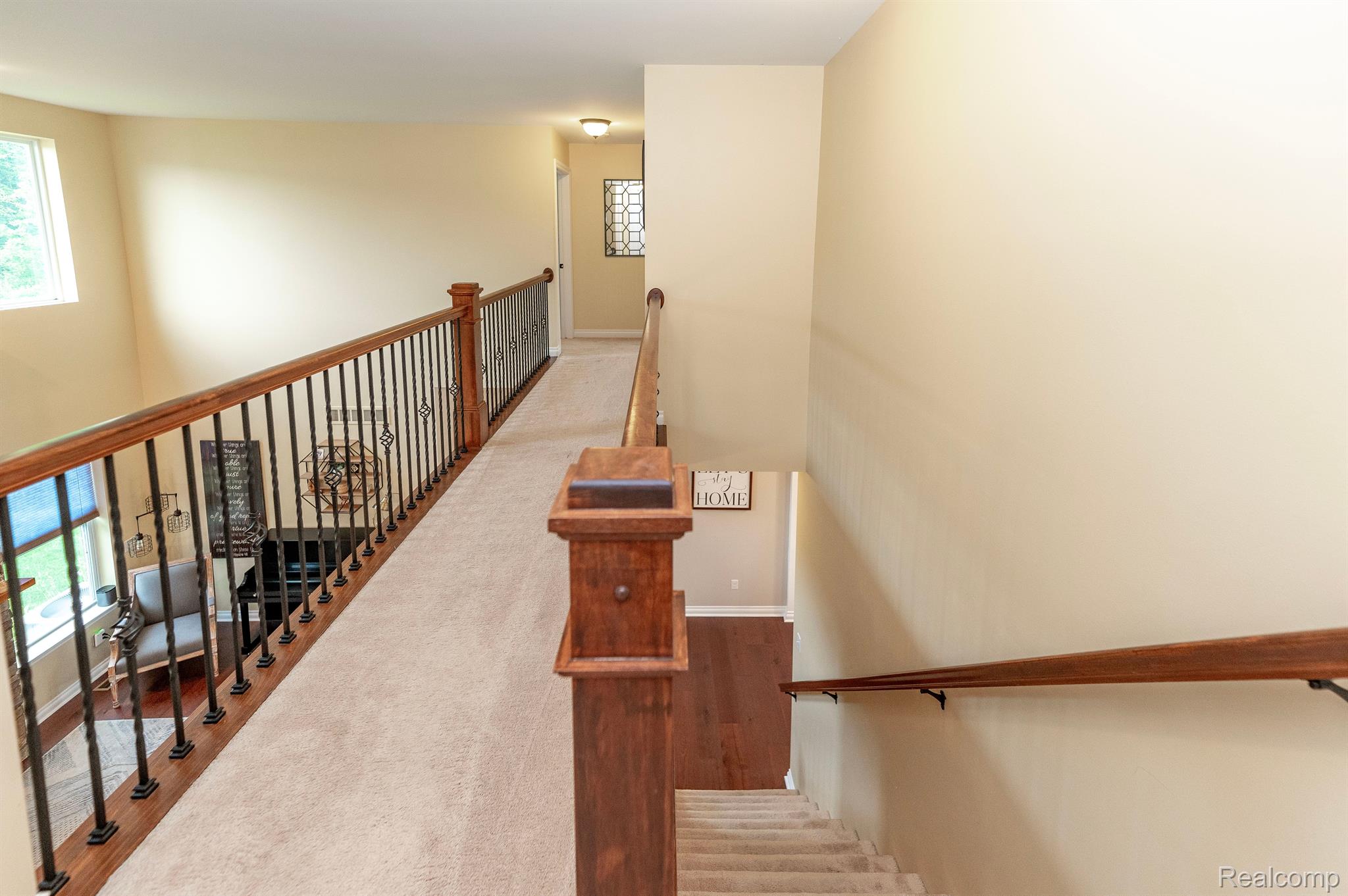 584 BIRCHCREST CRT