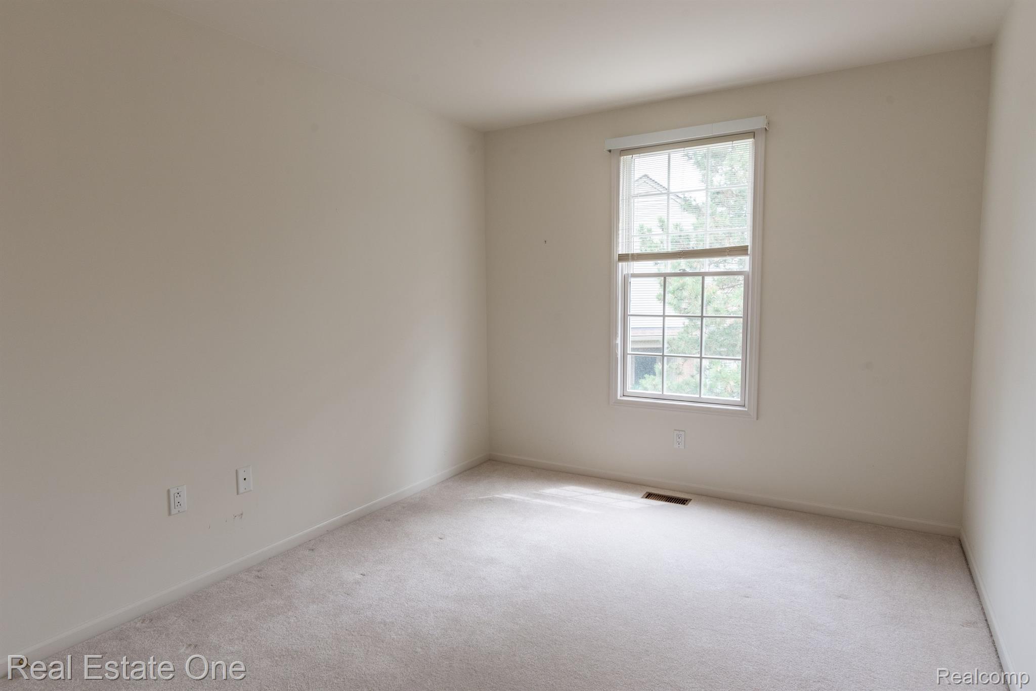 1941 DUNHAM DR