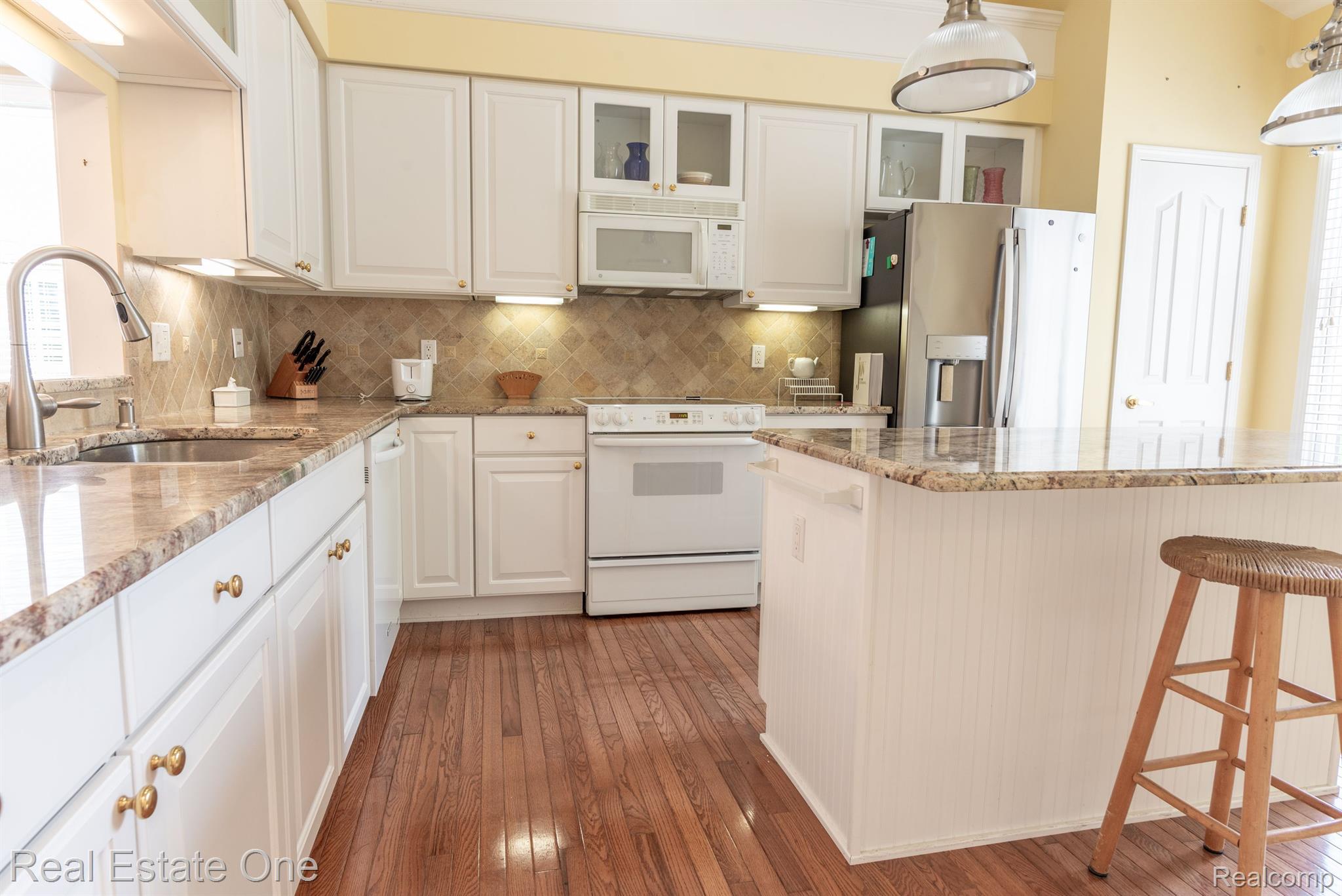1941 DUNHAM DR