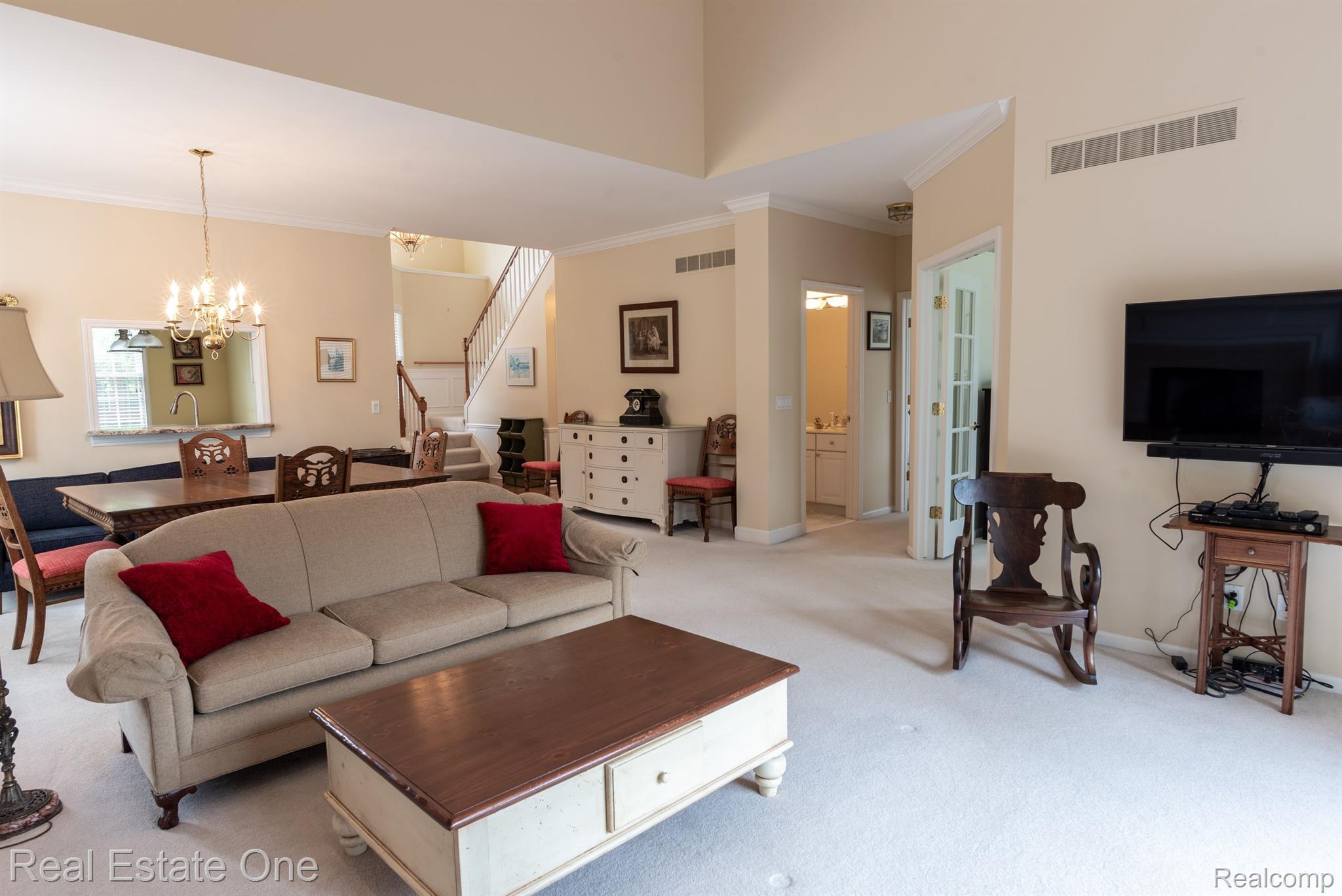 1941 DUNHAM DR