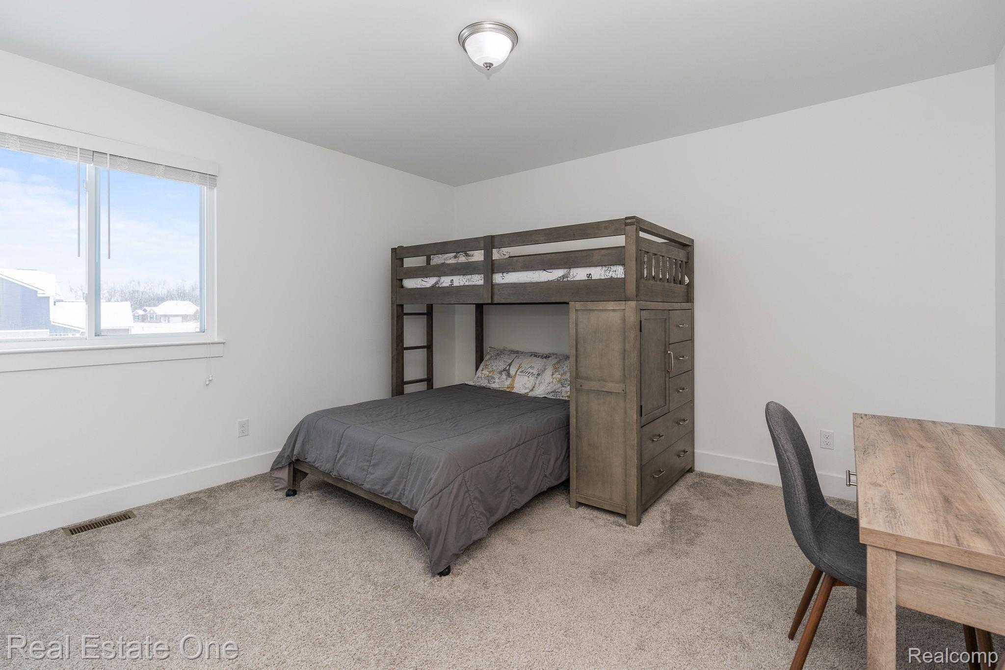 1348 Palatine DR