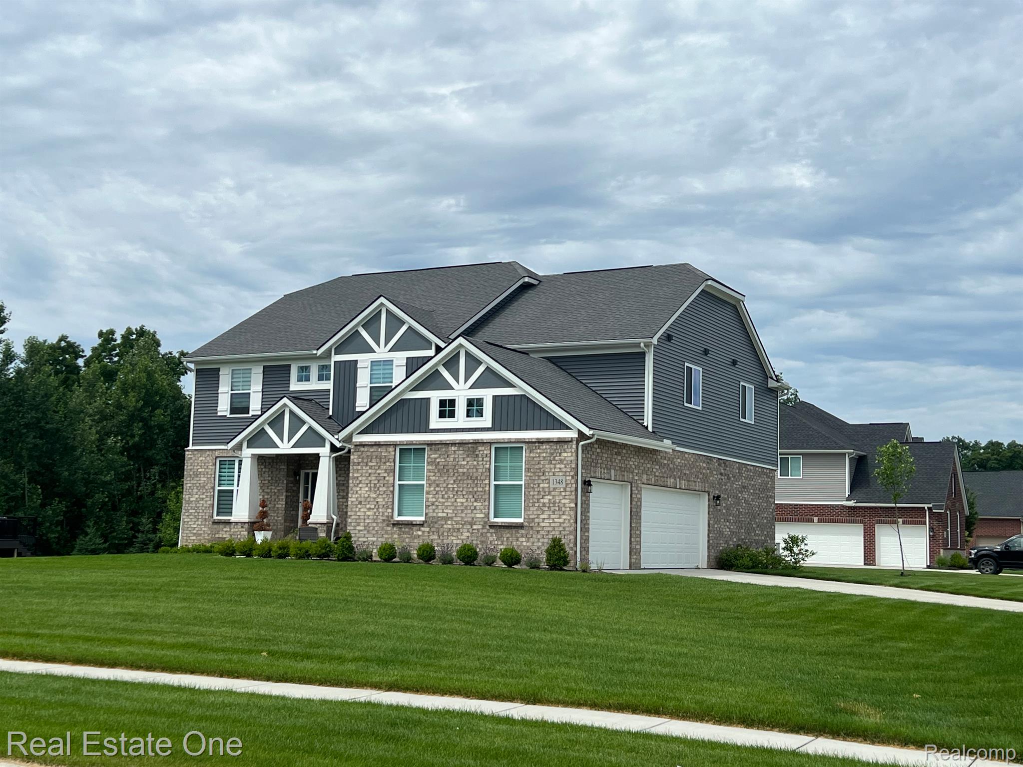 1348 Palatine DR